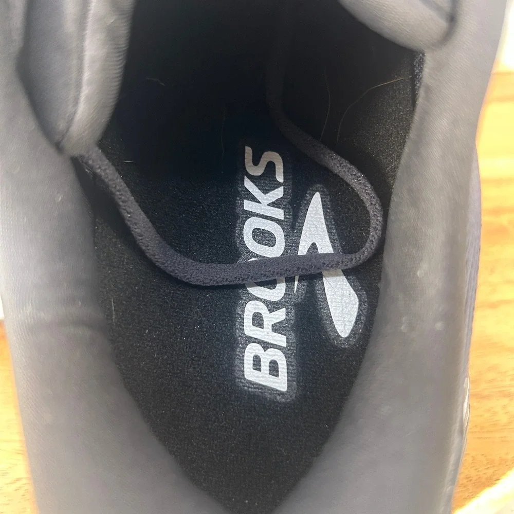 Brooks Ariel GTS 24 Womens Running Shoes Black White Extra Wide 2E 1204142E016